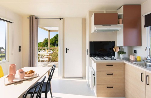 Porto-Vecchio Ski Chalet | Super mercure 3 -Chalet-Family-Ensuite with Shower