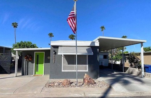 Yuma House | Sweet little Casita located in the heart of Yuma. 55+ park. Golf Cart included