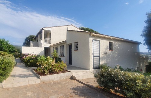 Molini Apartment | T2 with splendid sea view over the Gulf of Ajaccio and 400m from the beach.