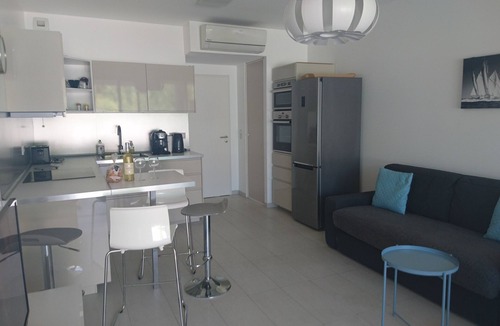 Calvi Apartment | T3 new air-conditioned, Calvi 150m from the beach, cleaning, sheets & parking included
