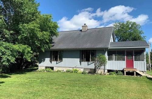 Backus Cabin | The Sooner by the Lake
