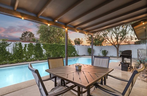 Tempe House | This house is a 4 bedroom(s), 2 bathrooms, located in Tempe, AZ.