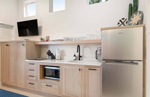 Moab House | Top 1% Moab Studio Hot Tub Downtown Walkable.