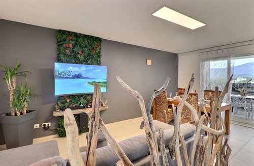 Sarrola-Carcopino Apartment | Tropical Escape - Mountain View & Terrace