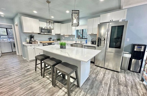 Heber House | Upscale Mountain Retreat in Peaceful Pines!