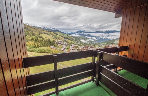 Valmorel Apartment | Valmorel: Cozy duplex at the foot of the slopes, balcony, pets allowed!