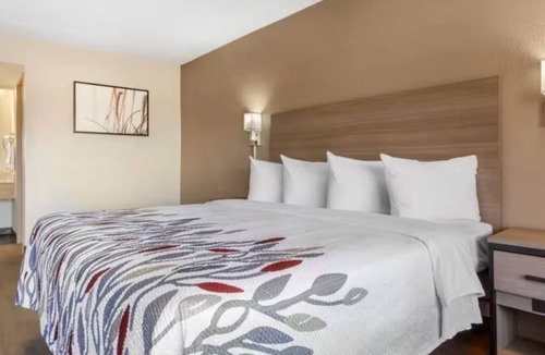 Tucson Hotel | Vibrant Room Close to Tucson Electric Park – Just a 5-Minute Drive