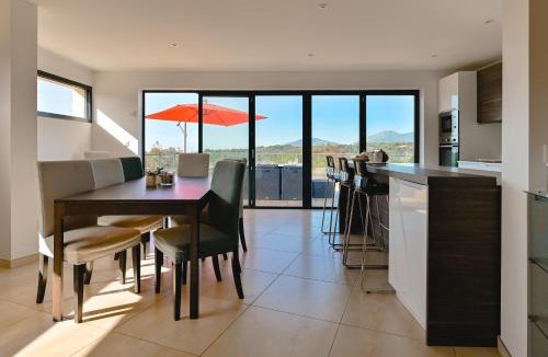 Cauro Villa | Villa à l'entrée de Porticcio - Piscine - Vue dégagée
