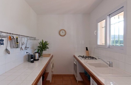 Lecci Villa | Villa 4*, air-conditioned, Cala Rossa beach within walking distance, heated swimming pool