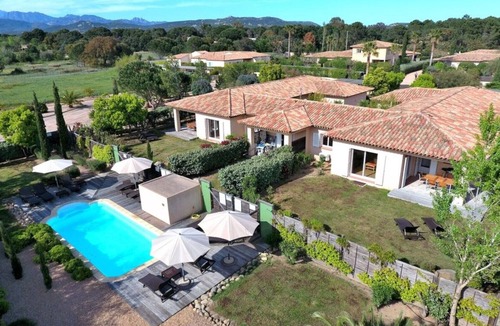 Lecci Villa | Villa 4*, air-conditioned, Cala Rossa beach within walking distance, heated swimming pool