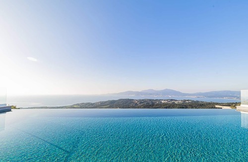 Albitreccia House | Villa ARIELLE – 5 bedrooms, pool, jacuzzi, panoramic sea view, cinema, gym, massage room.