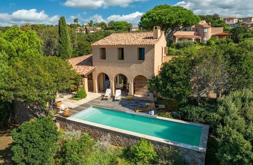 Molini Apartment | VILLA CAMELIA- 5 bedrooms, sea view, swimming pool