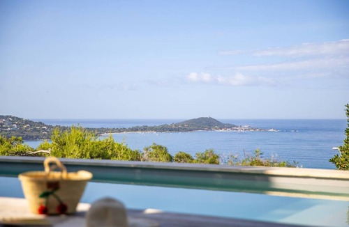 Molini Apartment | VILLA CAMELIA- 5 bedrooms, sea view, swimming pool