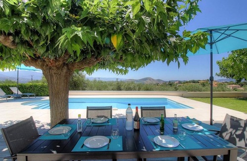 Afa House | Villa Cipriani 3 Chambres Tout Confort