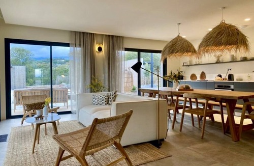 Pinarellu Villa | Villa D'architecte "casa Verde". Plage 700 Mètres