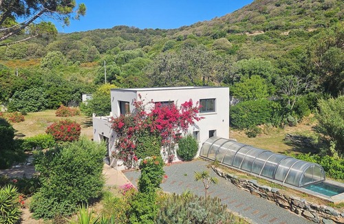 Tomino House | Villa de Prestige les pieds dans l'eau
