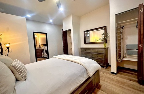 Prescott House | Villa Hermosa- Guest Quarters