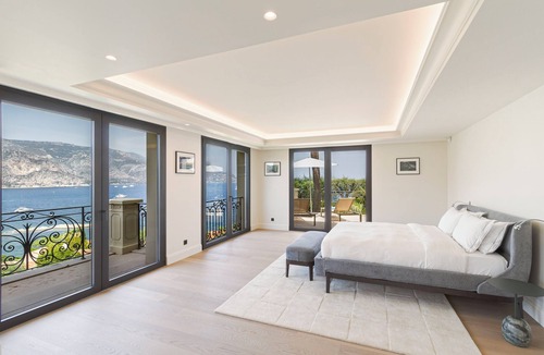 Saint-Jean-Cap-Ferrat Villa | Villa Les Dauphins