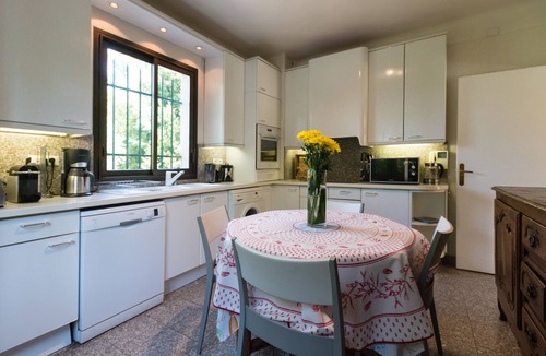 California - Pezou Villa | "VILLA TSAVORITE - CANNES CALIFORNIE" : large swimming pool, 4 bedrooms & 210 m2.