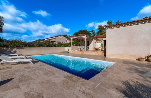 Afa House | Villa Valle Pace Maria - Piscine Privée