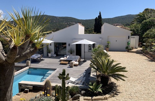 Portigliolo House | Villa, vue Exceptionnelle à 5 Minutes à Pied de la Plage de Portigliolo