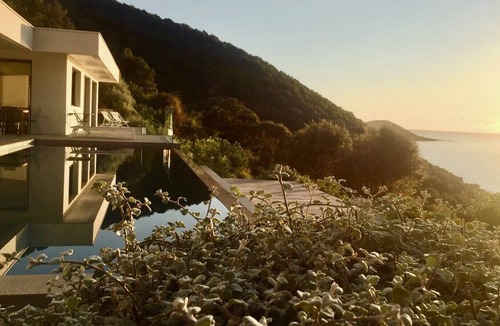 Calcatoggio Villa | Villa vue Mer- Piscine à Débordement