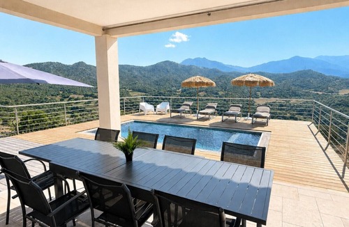Santʼ Andrea-dʼOrcino Villa | VILLA WITH PANORAMIC MOUNTAIN VIEWS AND HEATED POOL - 5 MINUTES FROM THE BEACH