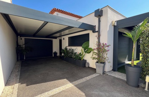 La Crau Villa | Villa with swimming pool and Jacuzzi, ideal for families, beach 10 min away, residential