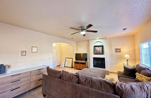 S.r. Marmon House | Warm Sand Casita. Lovely 4-bedroom house with AC in Albuquerque