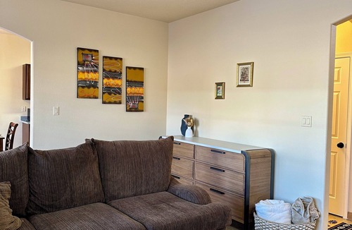 S.r. Marmon House | Warm Sand Casita. Lovely 4-bedroom house with AC in Albuquerque