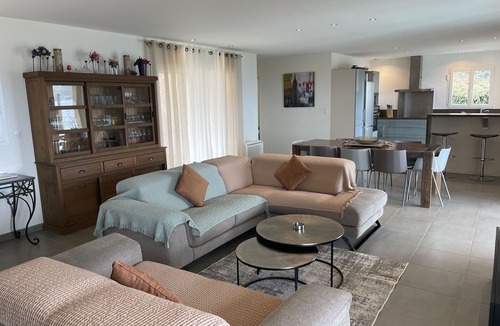 Calcatoggio Villa | Waterfront villa with pool