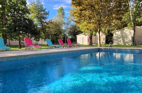 Ghisonaccia Apartment | ZEcamping 2* piscine chiens acceptés locatif 6 pers