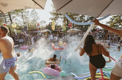 Porto-Vecchio Ski Chalet | ZEcamping 3 étoiles animaux acceptés piscine et aire de jeux