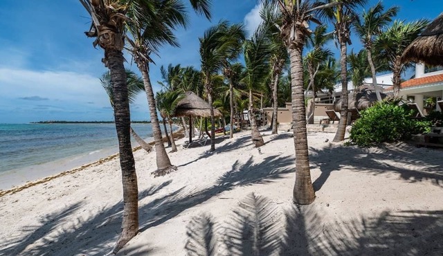 12-bedroom beachfront Soliman Bay Villa for 34 guests!