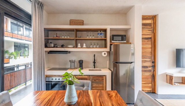 2-Bed Condo 2 Full Baths Terraces off Living & Bedrooms