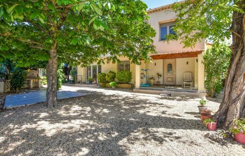 2 Bedroom Stunning Home In Sorgues