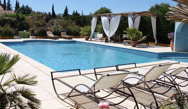 2 Gîtes vacation homes Ideal for families or groups of friends 9 to 10 people