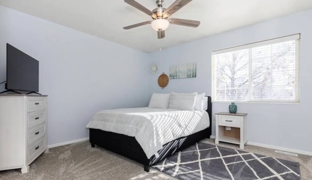 3 Bed, 1.5 bath Townhouse Close to USU & Main Street