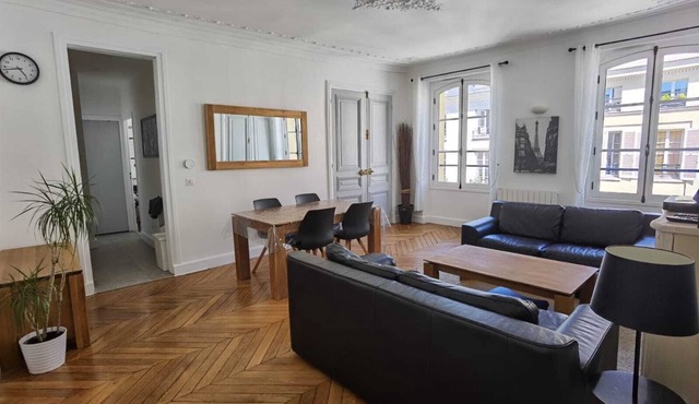 3 ROOMS 4*, IN THE HEART OF THE HISTORIC DISTRICT OF VERSAILLES