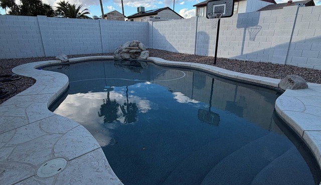 4B/2B - Glendale Good Vibes - pool/grill/fire pit/work space/Biz Wifi