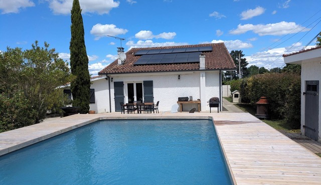Air-conditioned family home with secure swimming pool - Bordeaux vineyards