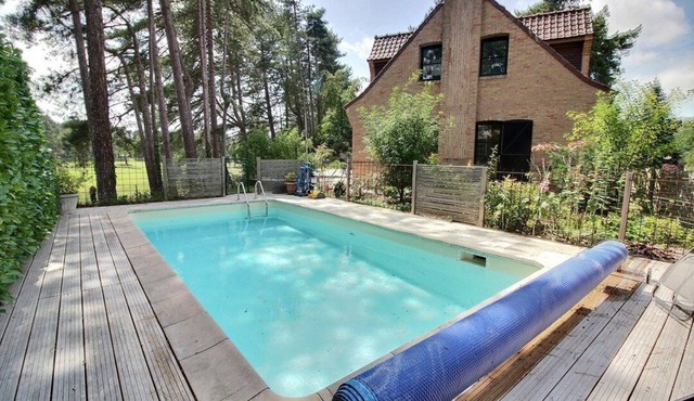 Annonce Professionnelle. Jolie Maison de Vacances 4 Chambres Avec Piscine Extérieur, à.