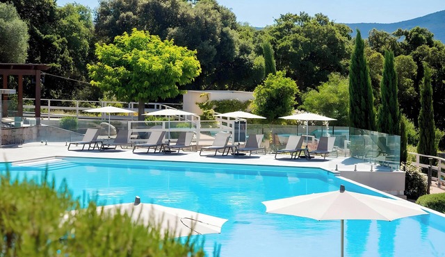 Apartment for 4/6, 72 m² Terrace with Private Spa, Pool