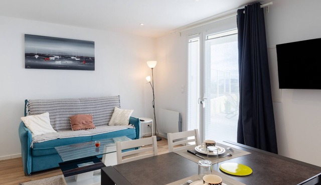 Apartment 'Gîte Île Grande' Sea View, Private Terrace & Wi-Fi