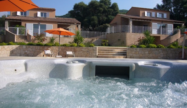 APARTMENT *** OF STANDING F2 (IN PRATELINA) / RESIDENCE ARIA LINDA