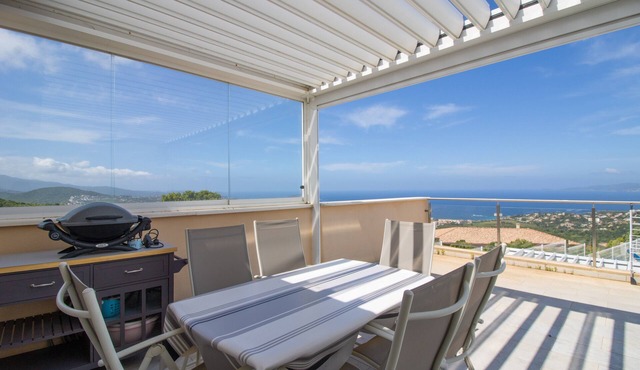 Apartment 'Sublime Neuf' with Sea View, Shared Pool and Wi-Fi