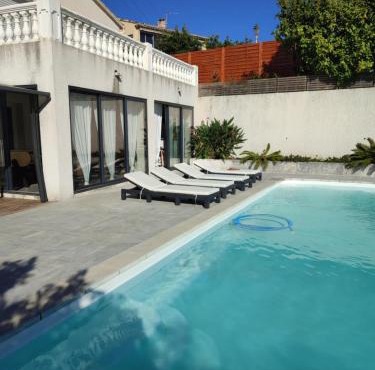 Appartement T3 dans villa avec piscine