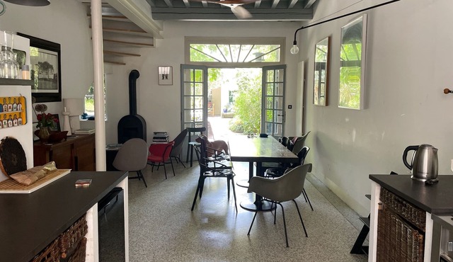 ARLES center Charming house & beautiful character Private and quiet garden