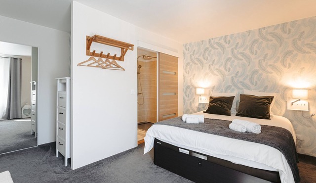 Ava Rose Room – Softness, Elegance & Well-being