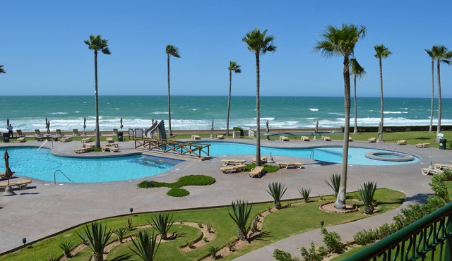 BEACHES AWAIT YOU NOW~Sonoran Spa, Sandy Beach 3 BR - 2 BA unit